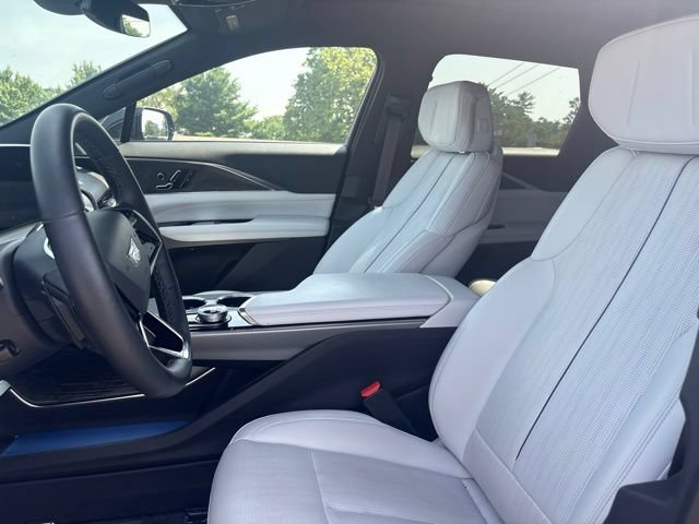 Used 2024 Cadillac Lyriq Luxury w/ LPO, Floor Liner Package AWD/4WD image 3
