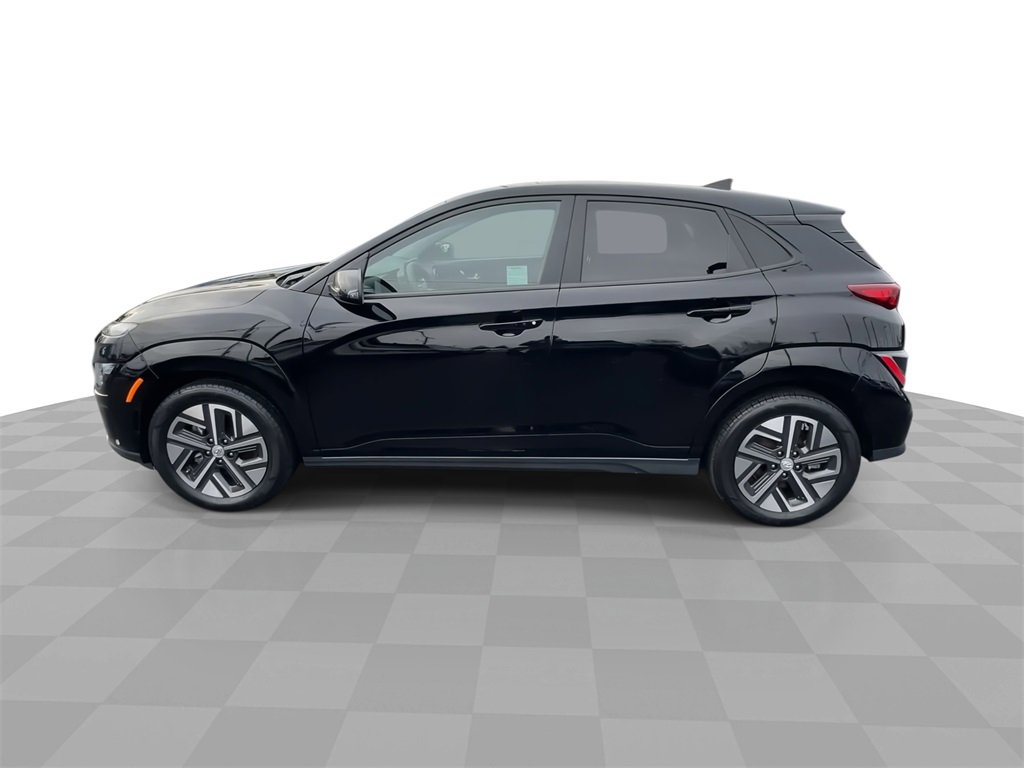 Used 2023 Hyundai Kona SE image 5