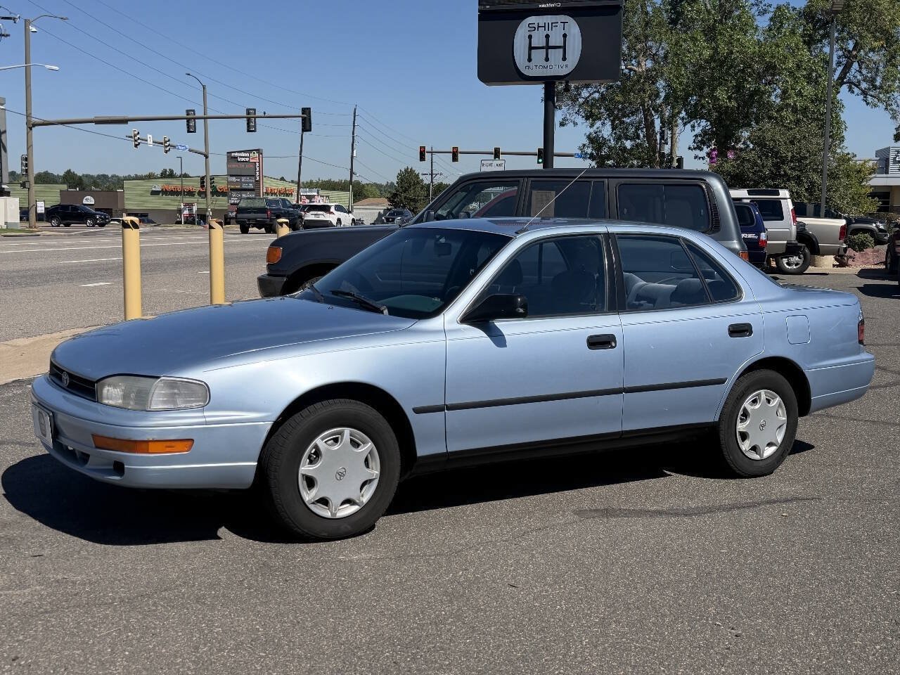 Used 1992 Toyota Camry Deluxe FWD image 4
