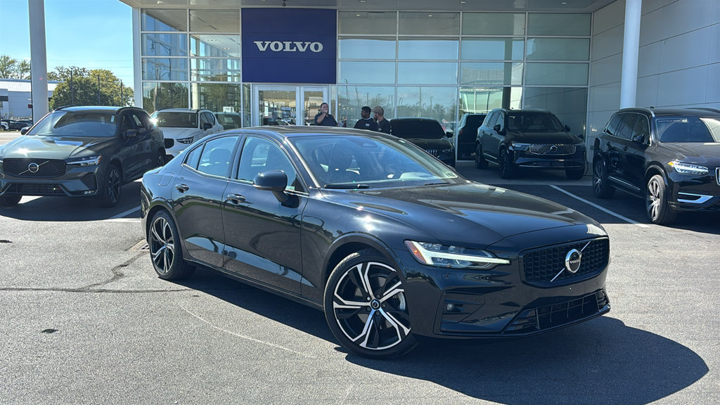 Certified 2024 Volvo S60 B5 Core w/ Climate Package AWD/4WD image 2