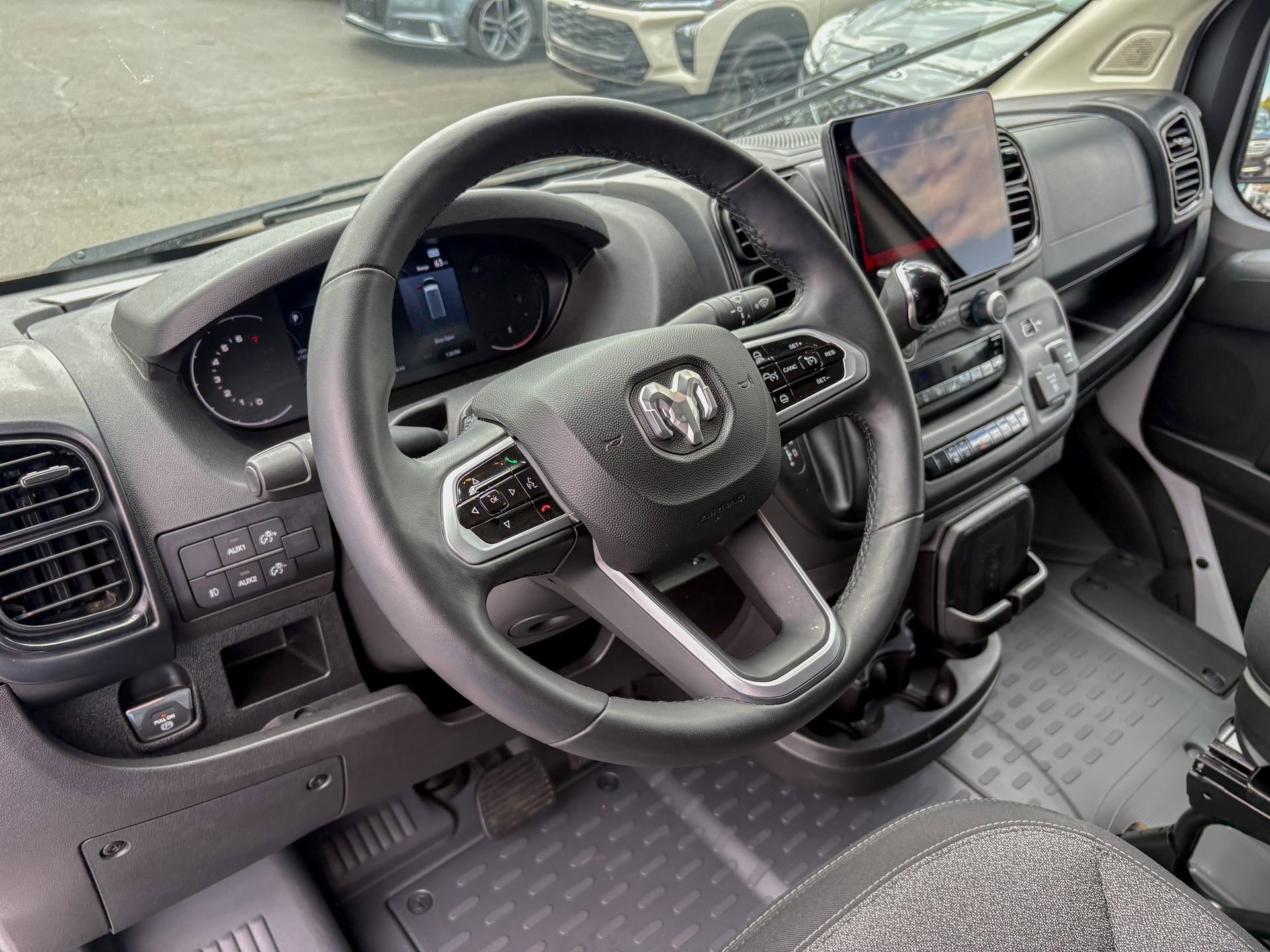 Used 2024 RAM ProMaster 2500 w/ Premium Convenience Group image 23