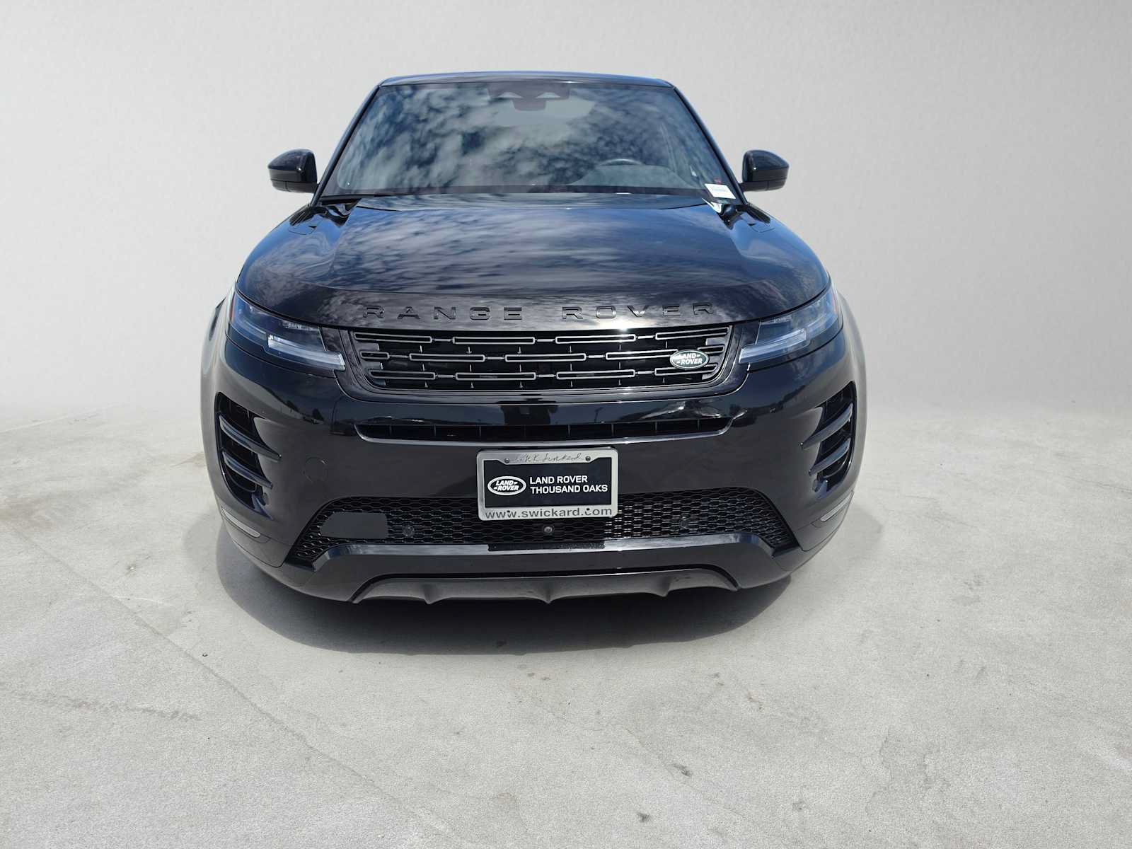 Used 2024 Land Rover Range Rover Evoque Dynamic SE AWD/4WD image 8