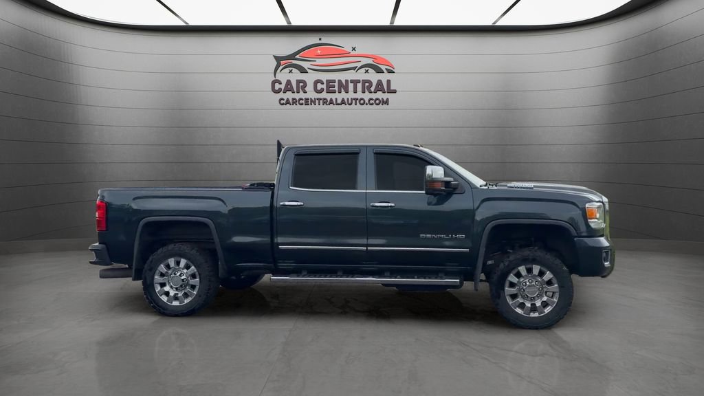 Used 2017 GMC Sierra 2500 Denali w/ Duramax Plus Package AWD/4WD image 6