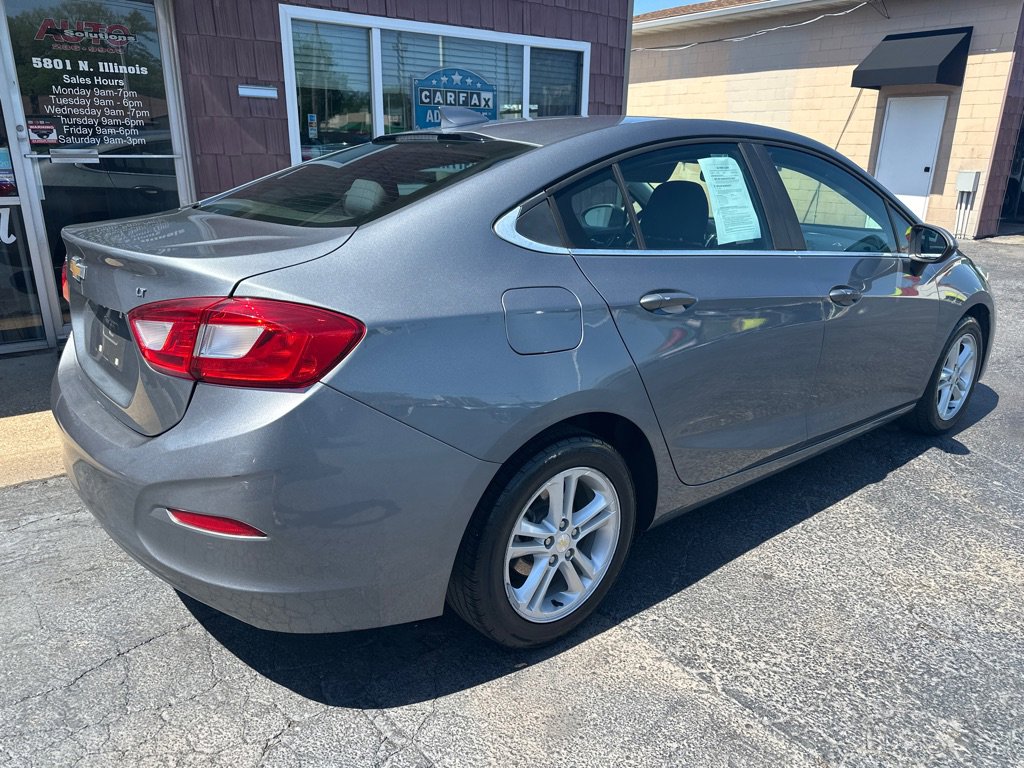 Used 2018 Chevrolet Cruze LT w/ Convenience Package FWD image 5
