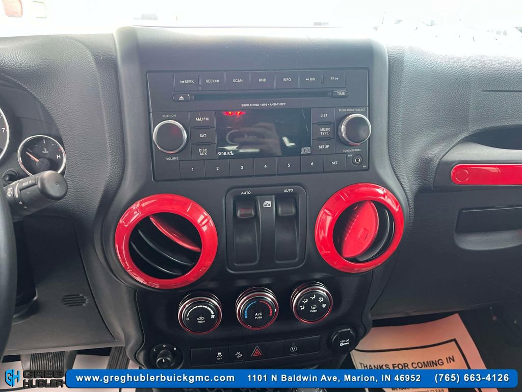 Used 2017 Jeep Wrangler Rubicon w/ Power Convenience Group image 16