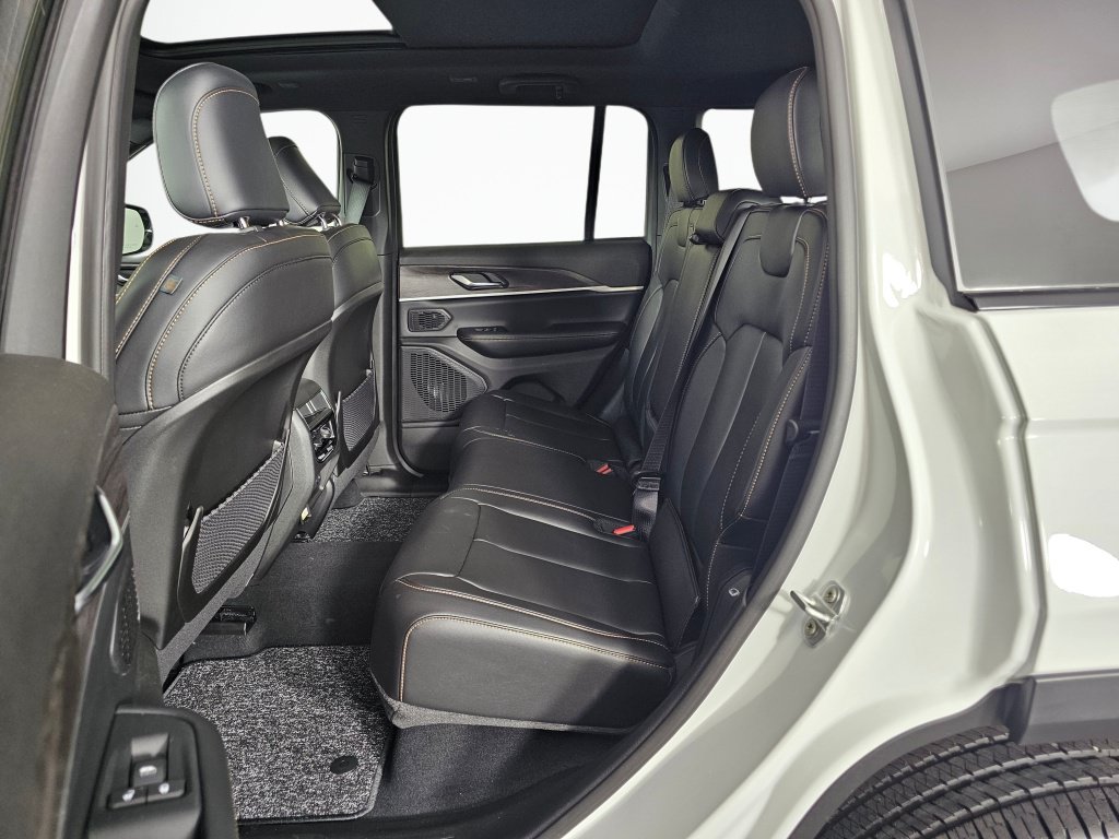 New 2026 Jeep Grand Cherokee Limited AWD/4WD image 35