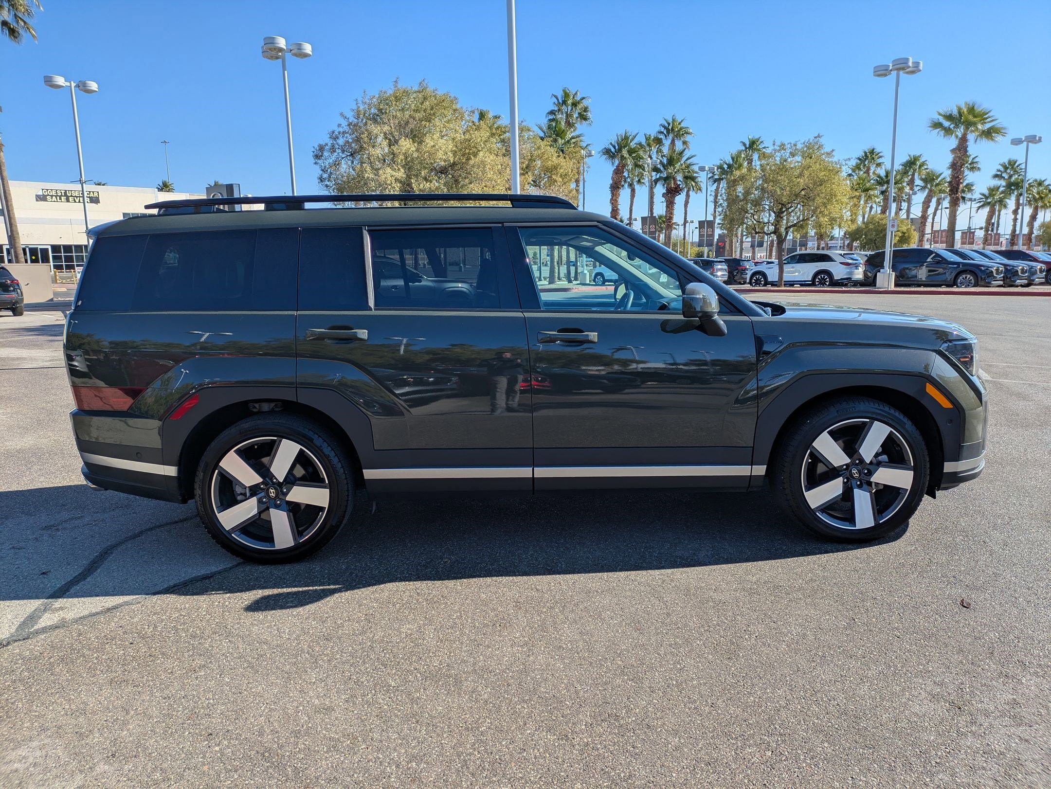 Used 2024 Hyundai Santa Fe Limited image 7