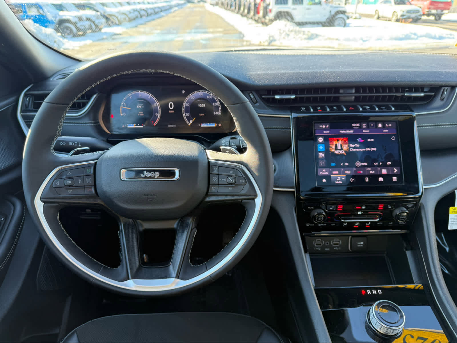 Used 2025 Jeep Grand Cherokee Altitude image 14