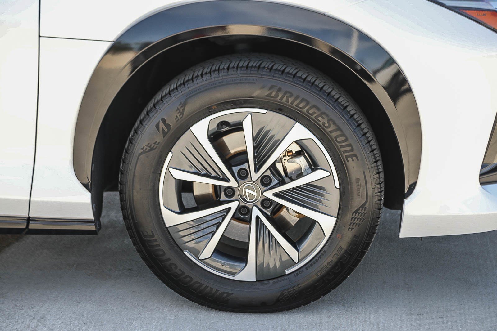 Used 2024 Lexus RZ 300e Premium FWD image 10