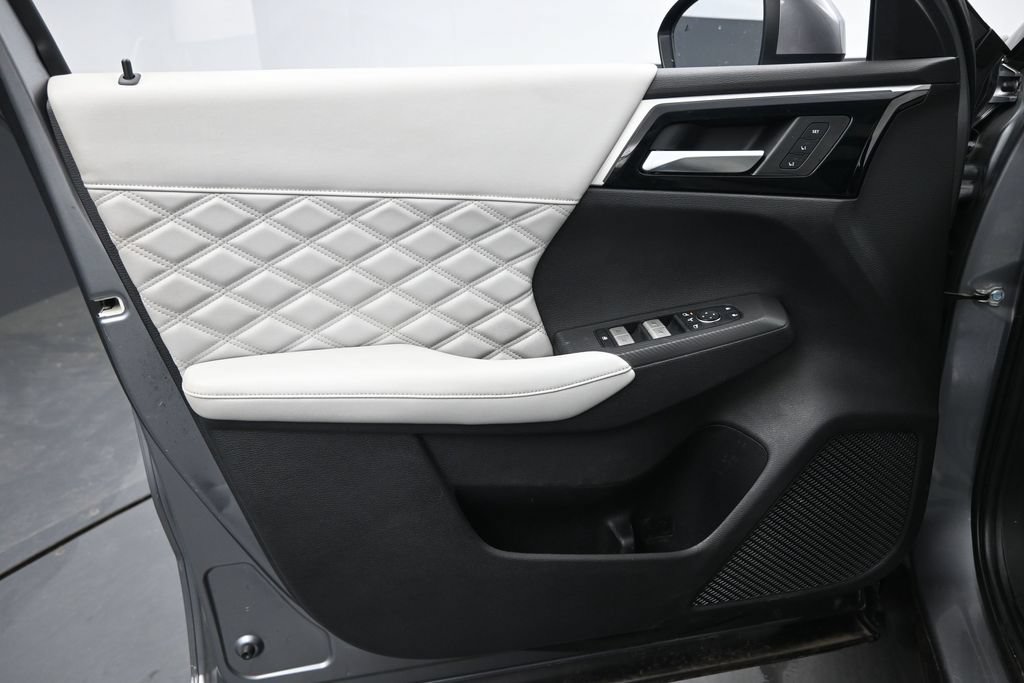 Used 2023 Mitsubishi Outlander SEL AWD/4WD image 23