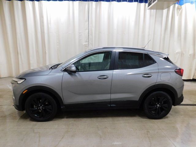 Used 2024 Buick Encore GX Sport Touring image 2