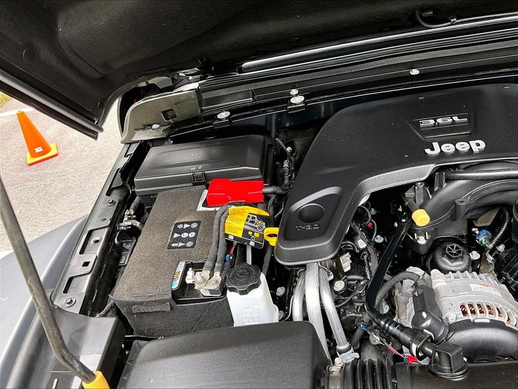 Used 2021 Jeep Gladiator Mojave AWD/4WD image 32