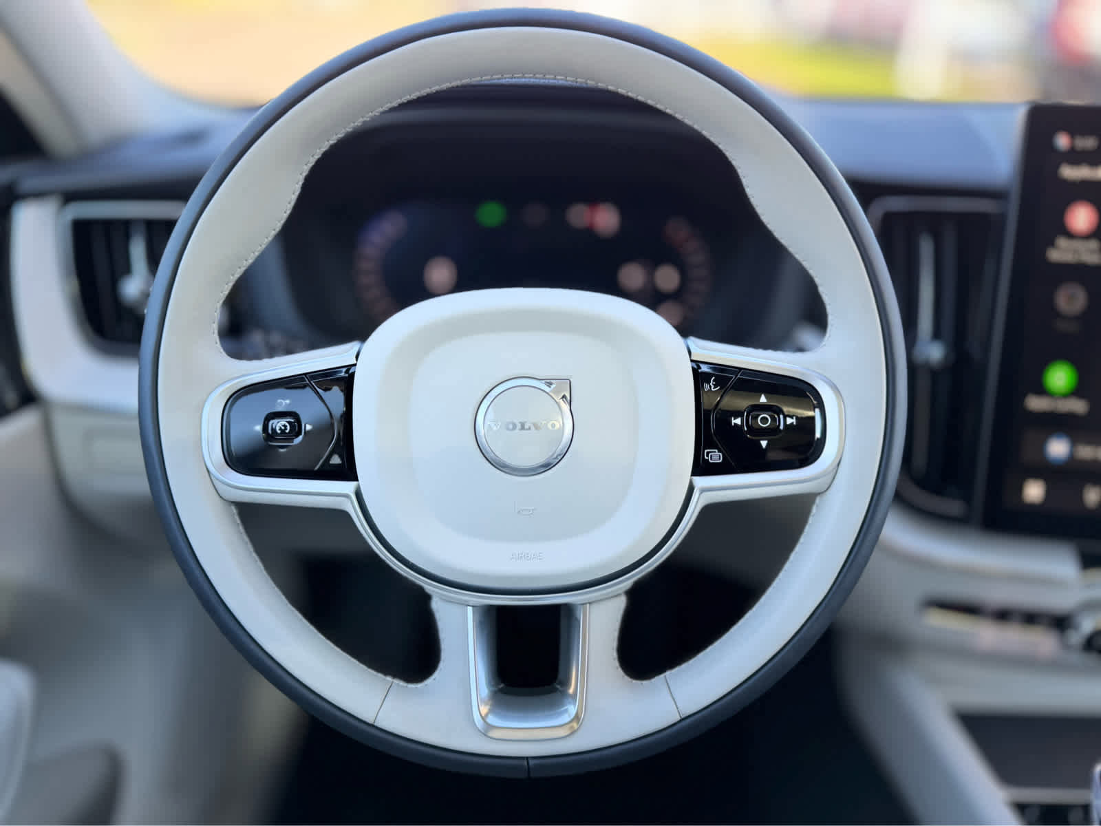 New 2026 Volvo XC60 B5 Ultra w/ Protection Package Premier image 11