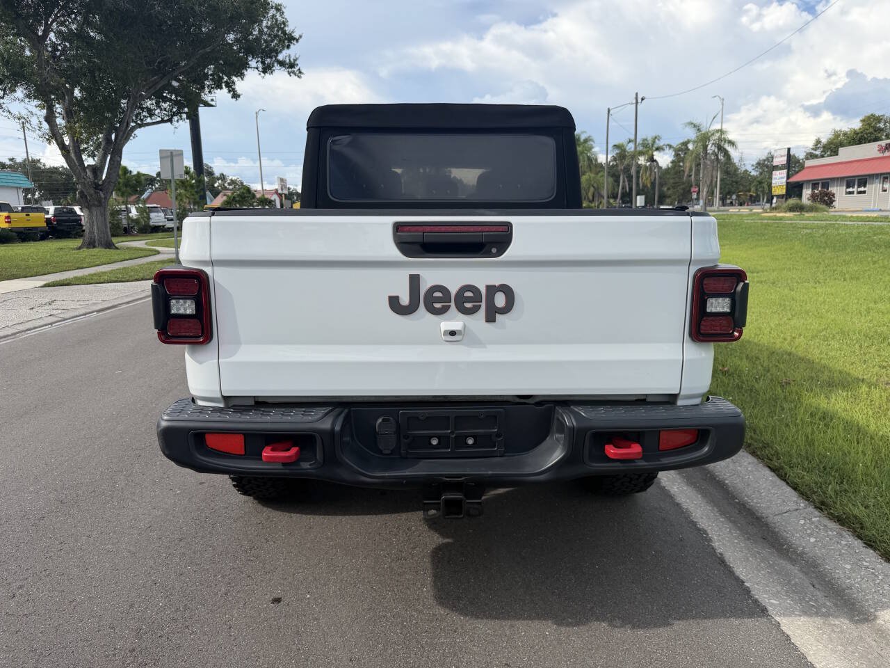 Used 2020 Jeep Gladiator Rubicon AWD/4WD image 4