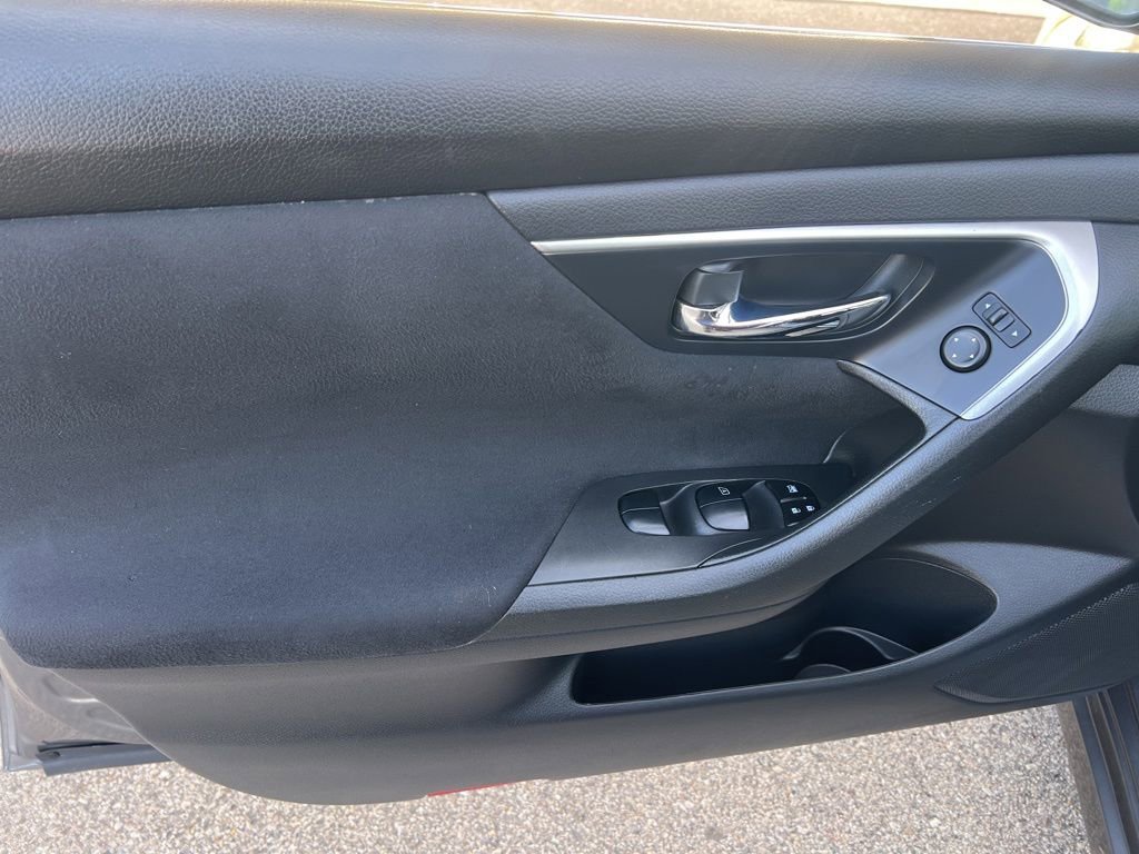 Used 2015 Nissan Altima 2.5 S w/ Power Driver Seat Package FWD image 7