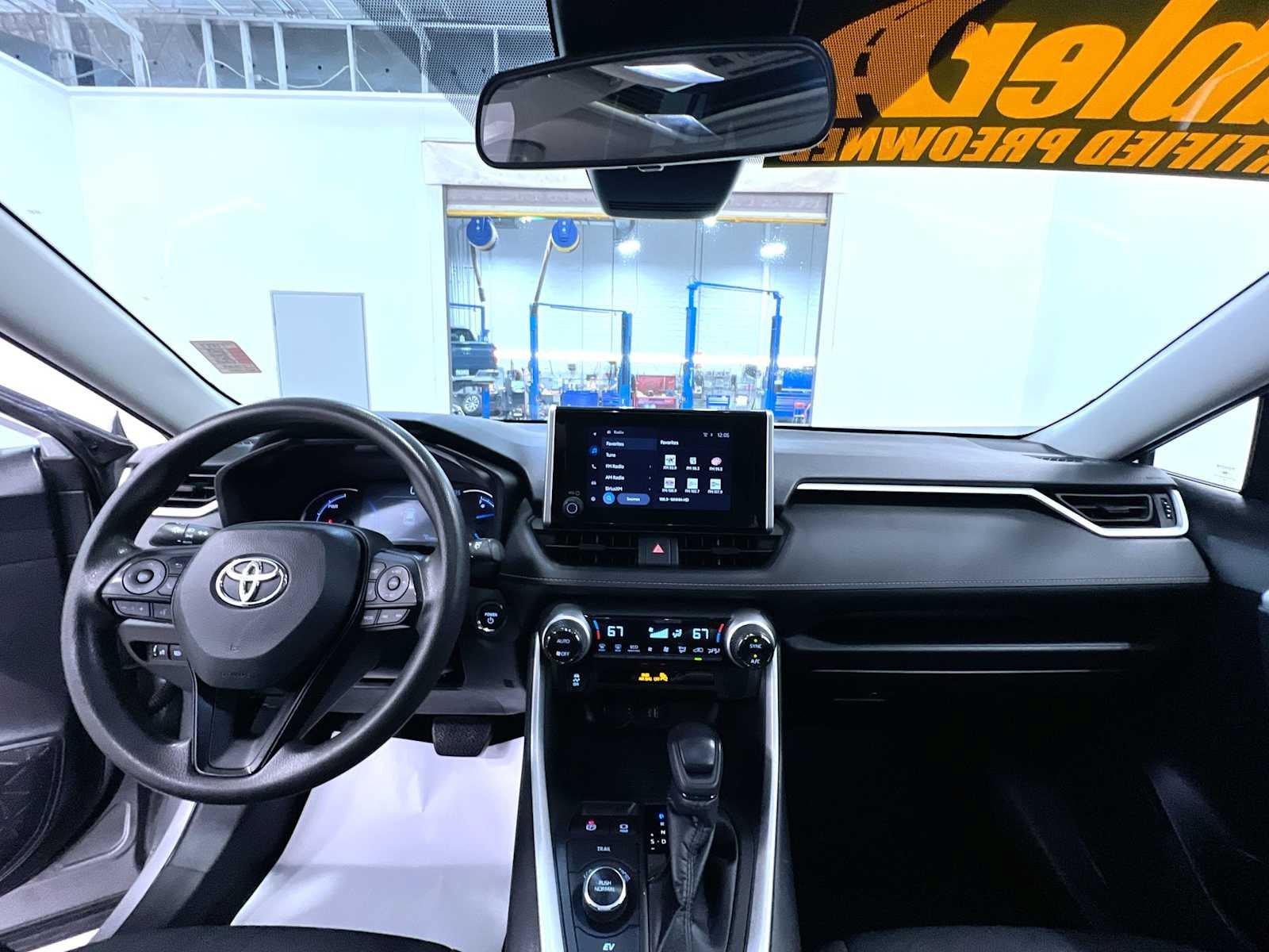 Used 2023 Toyota RAV4 XLE w/ Convenience Package AWD/4WD image 23