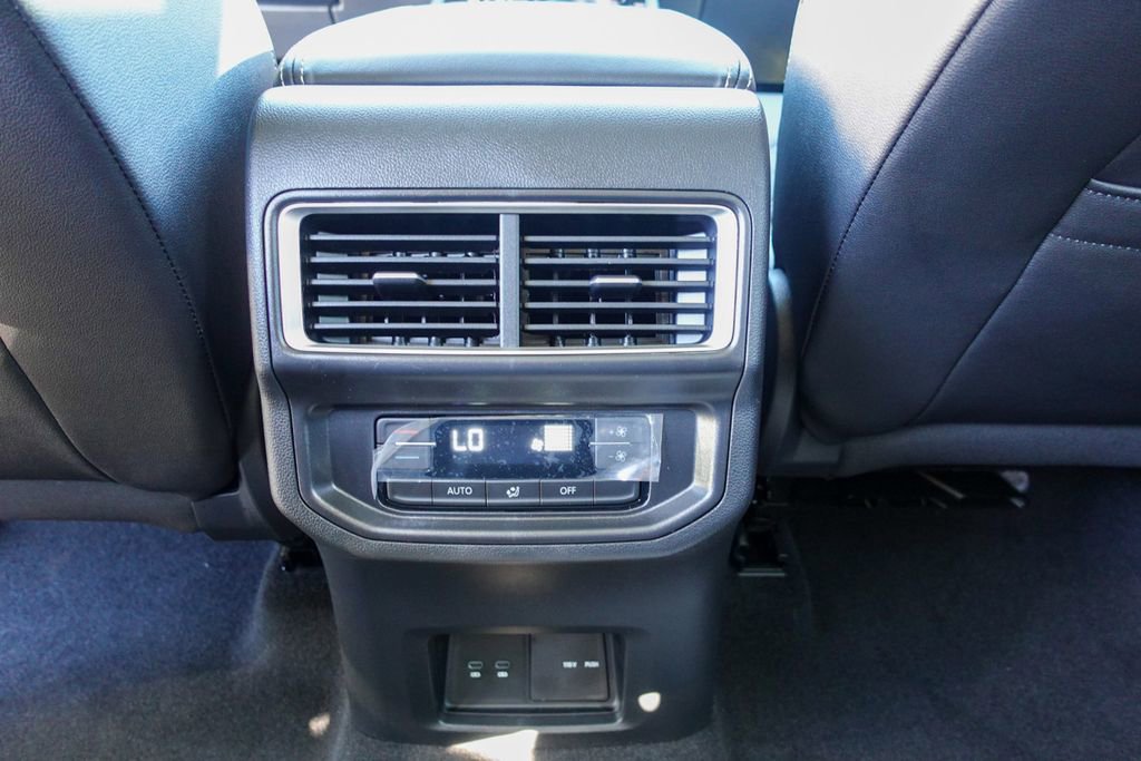 New 2026 Volkswagen Atlas SE image 28