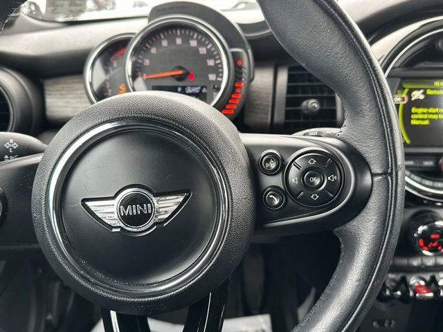 Used 2016 MINI Cooper Convertible image 21