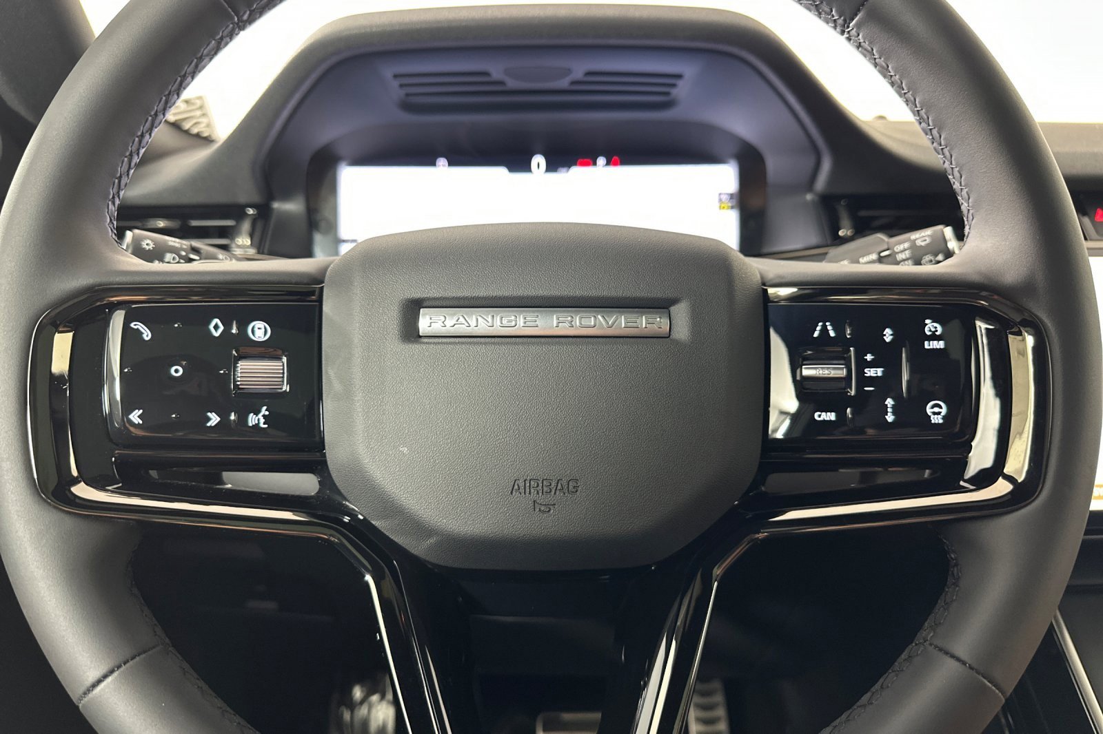 Used 2024 Land Rover Range Rover Evoque Dynamic SE image 22