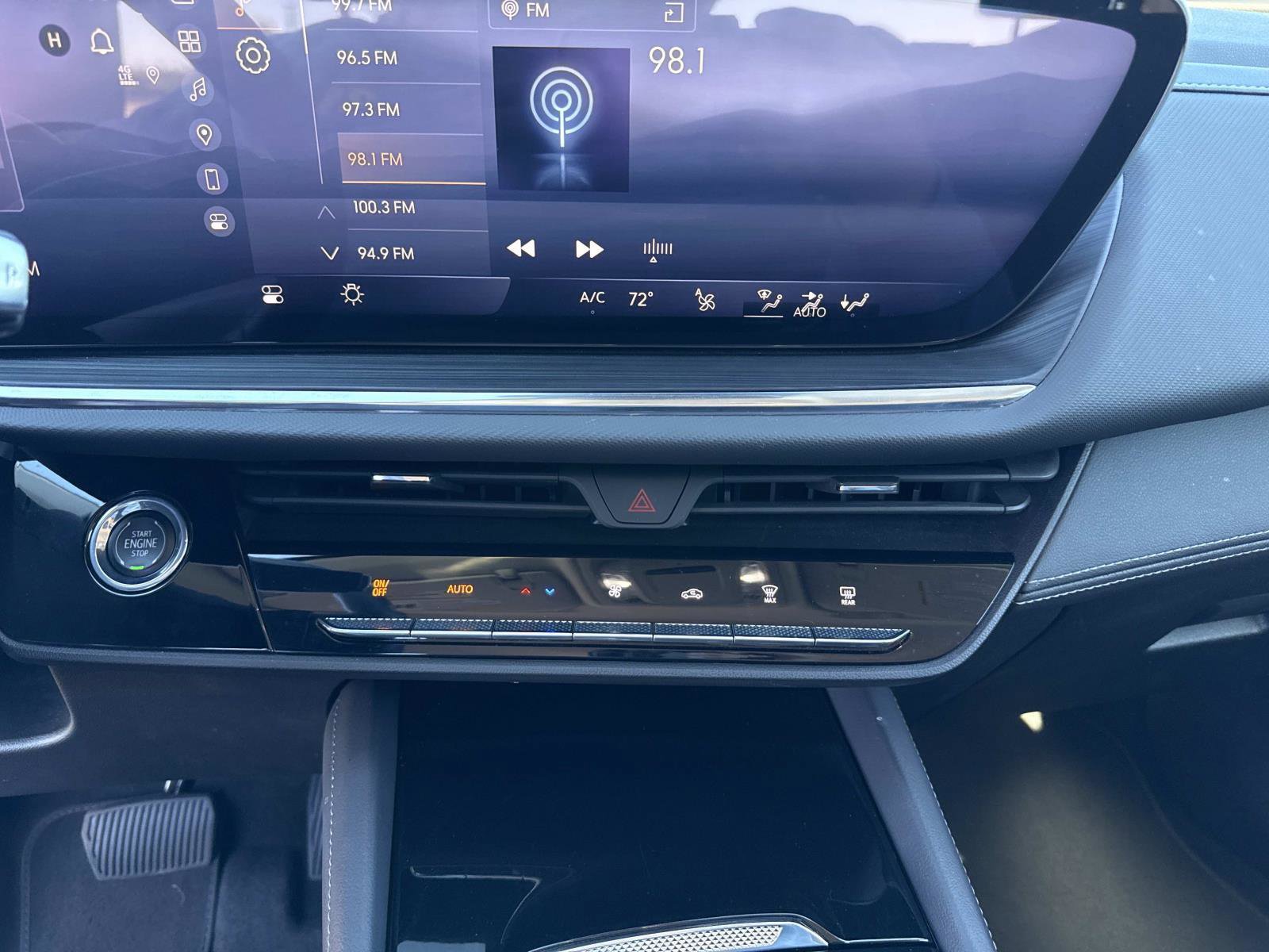 Used 2025 Buick Envision Preferred image 26