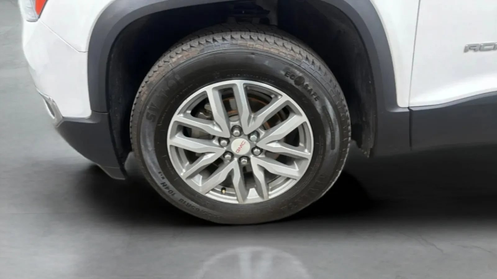 Used 2018 GMC Acadia SLE w/ LPO, Cargo Package FWD image 29