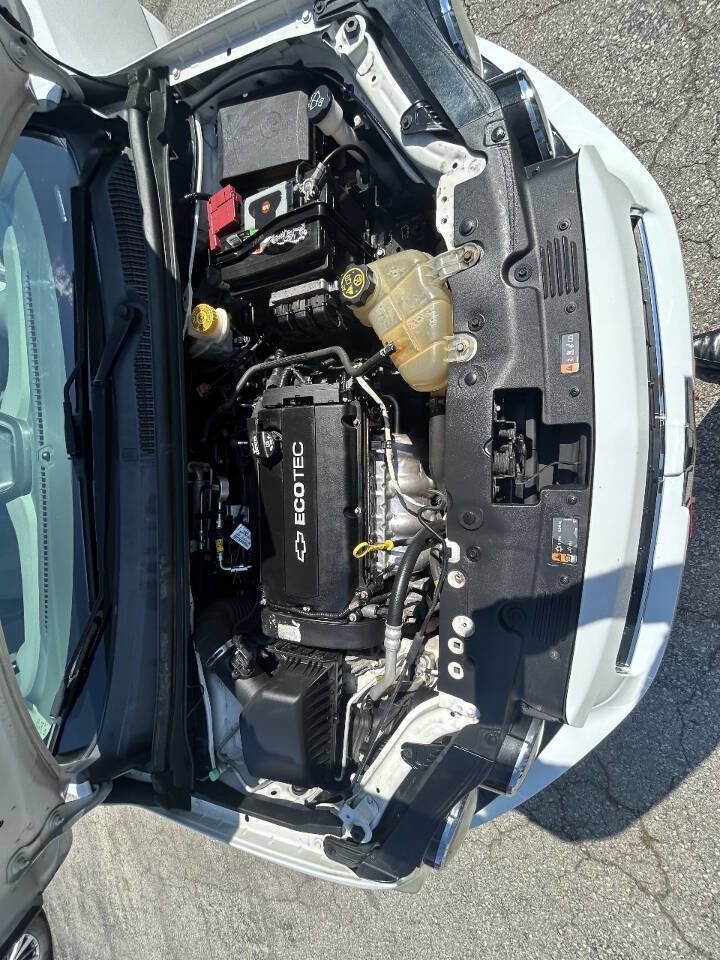 Used 2015 Chevrolet Sonic LT FWD image 14
