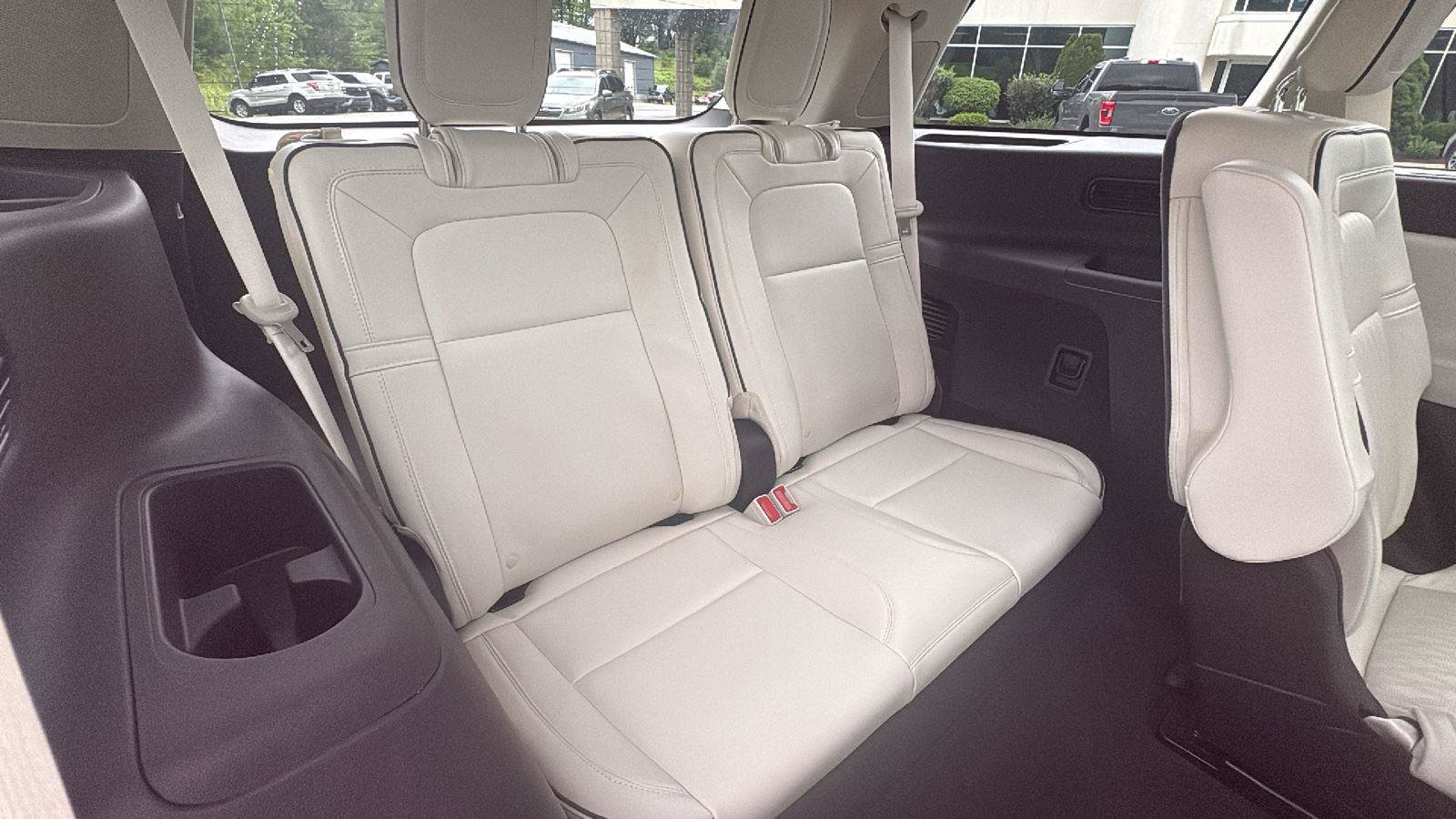 Used 2024 Lincoln Aviator Black Label AWD/4WD image 15