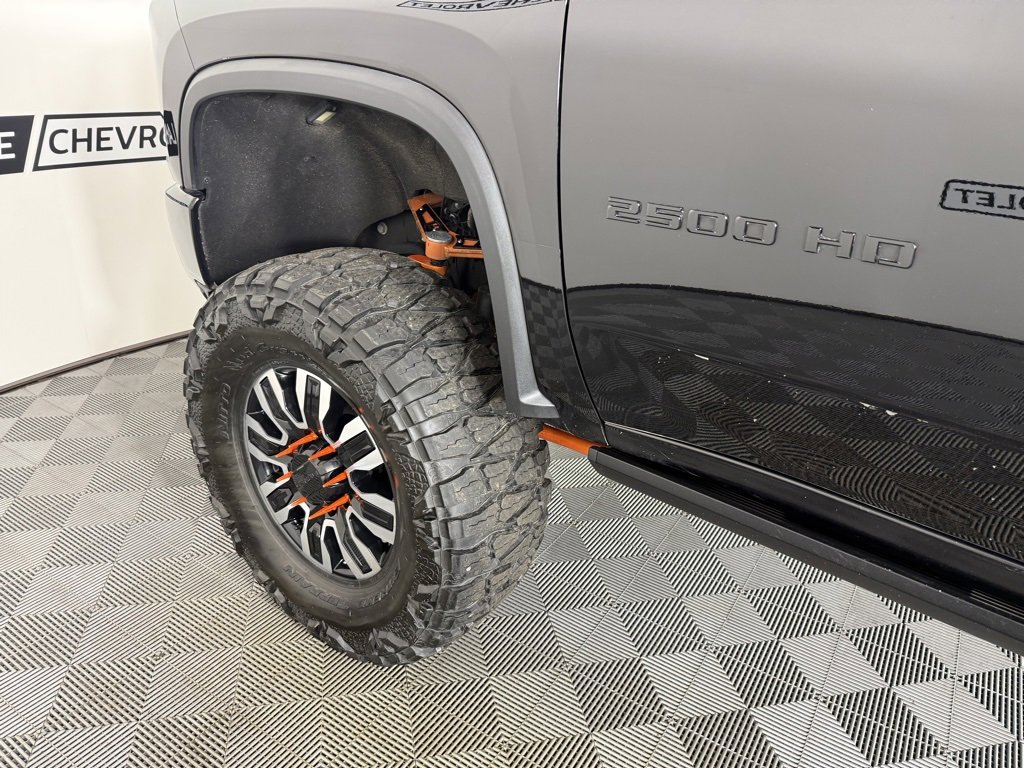 Used 2022 Chevrolet Silverado 2500 LTZ w/ LTZ Plus Package image 11