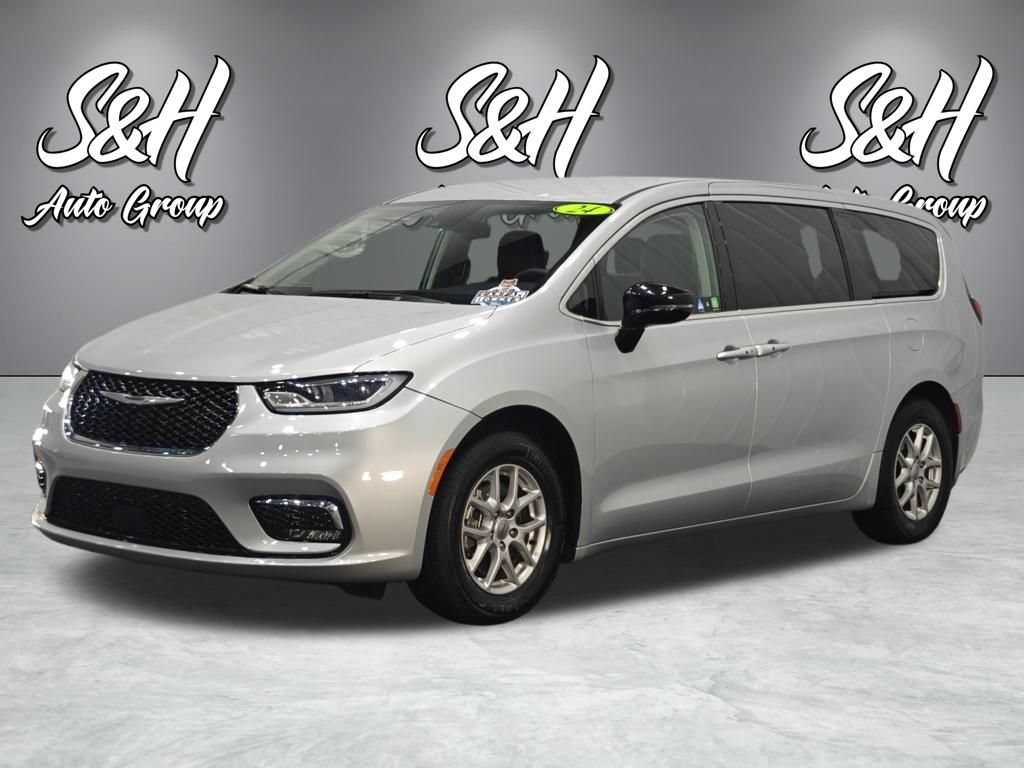 Used 2024 Chrysler Pacifica Touring-L FWD image 12