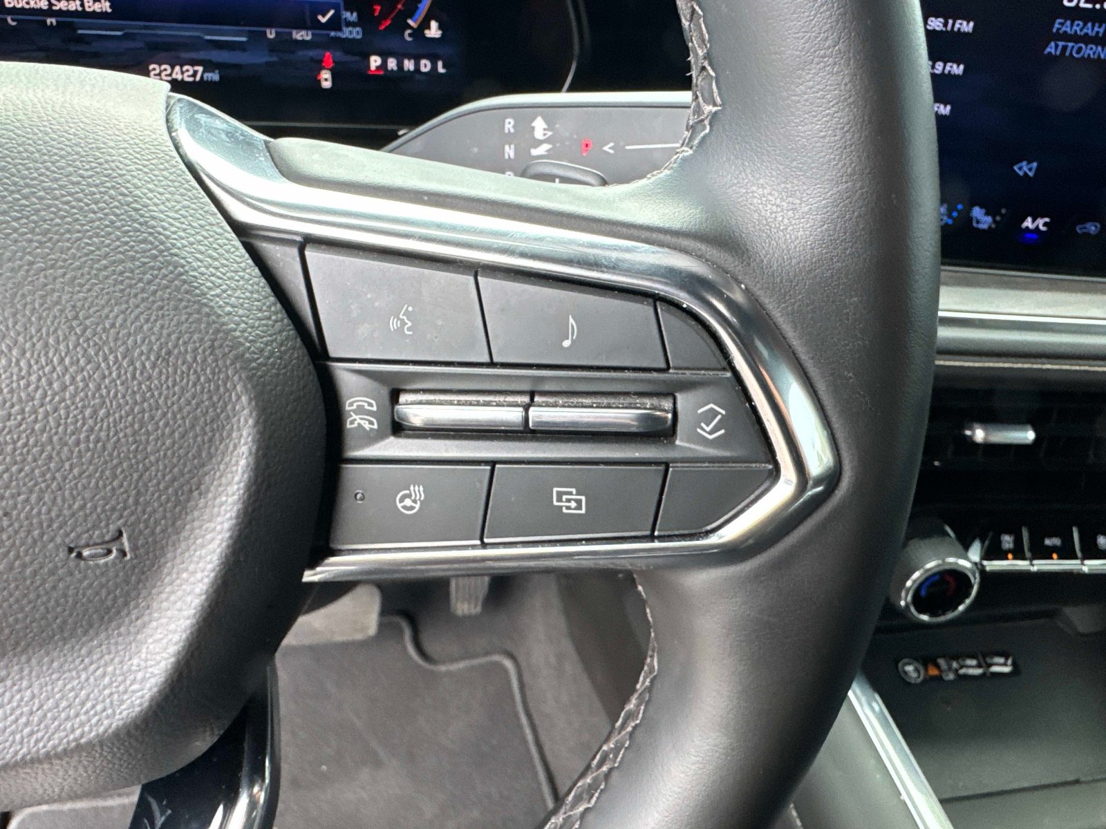 Used 2025 Chevrolet Suburban Premier RWD image 29