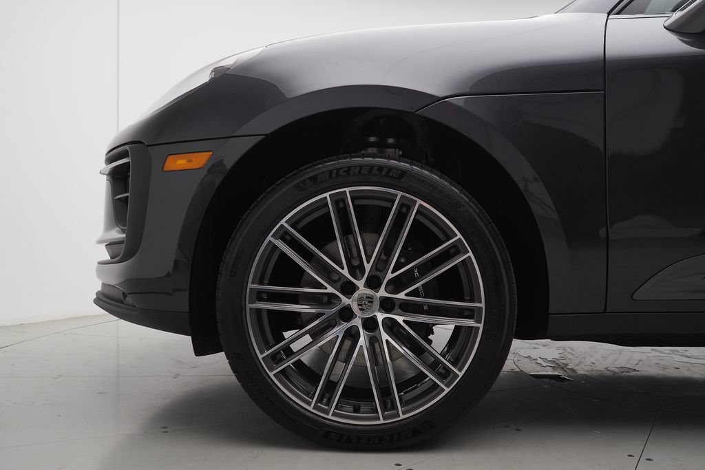 New 2026 Porsche Macan AWD/4WD image 9