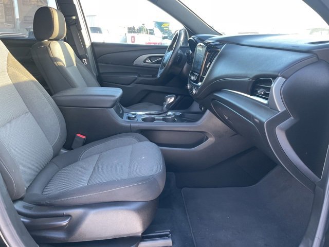 Used 2023 Chevrolet Traverse LT image 16