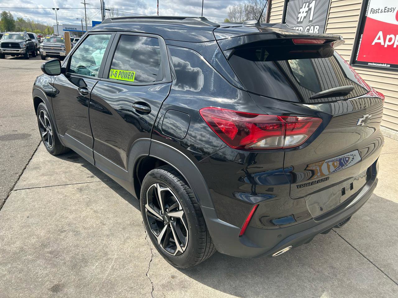 Used 2022 Chevrolet TrailBlazer RS w/ Sun and Liftgate Package FWD image 7