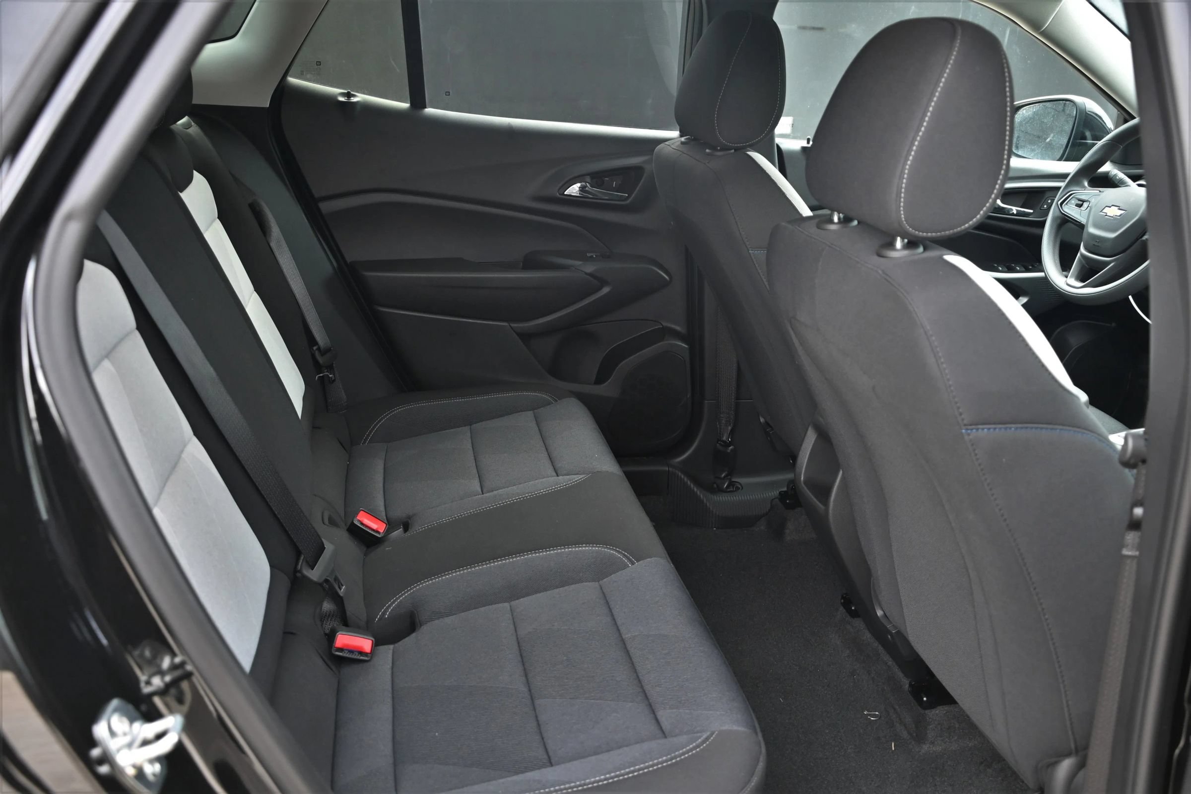 Used 2026 Chevrolet Trax LS w/ LS Convenience Package FWD image 18