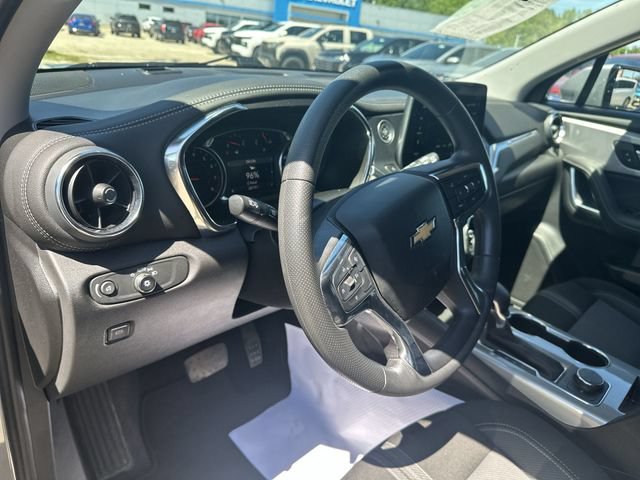 Used 2025 Chevrolet Blazer LT AWD/4WD image 13
