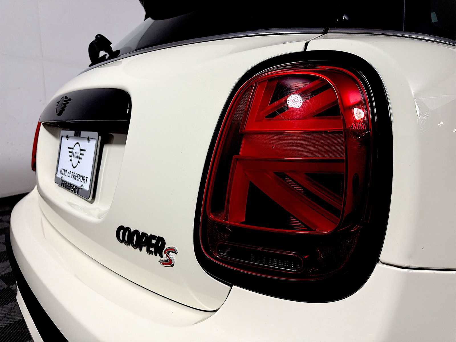 Used 2023 MINI Cooper S image 29