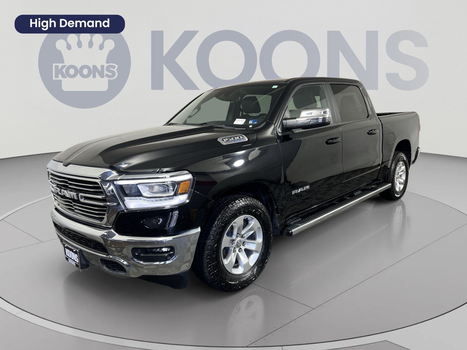 Used 2023 RAM 1500 Laramie AWD/4WD image 1