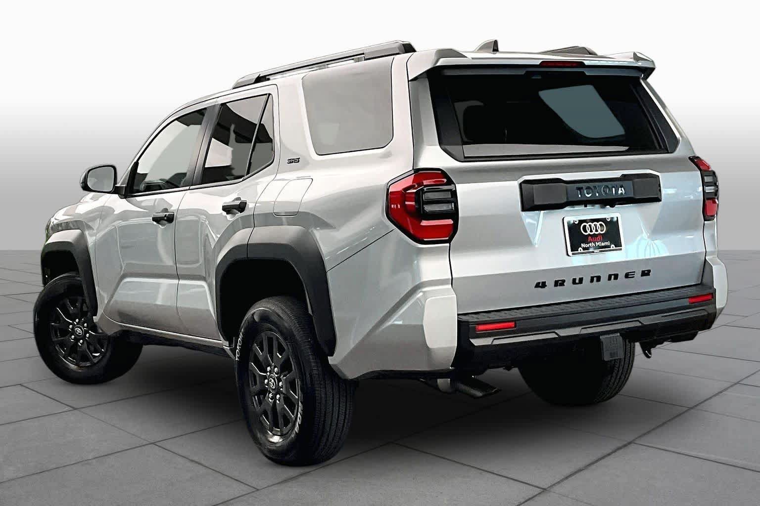 Used 2025 Toyota 4Runner SR5 RWD image 11