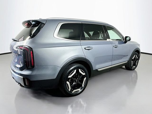 Used 2024 Kia Telluride EX w/ EX Captain's Chair Package AWD/4WD image 7