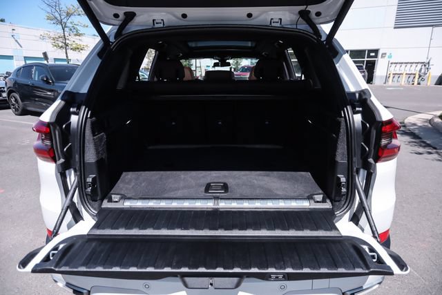 Used 2021 BMW X5 xDrive45e w/ Parking Assistance Package AWD/4WD image 60