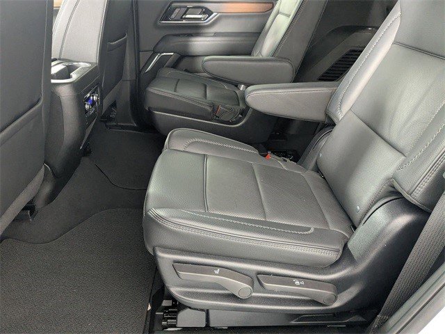 Certified 2025 GMC Yukon Denali image 28