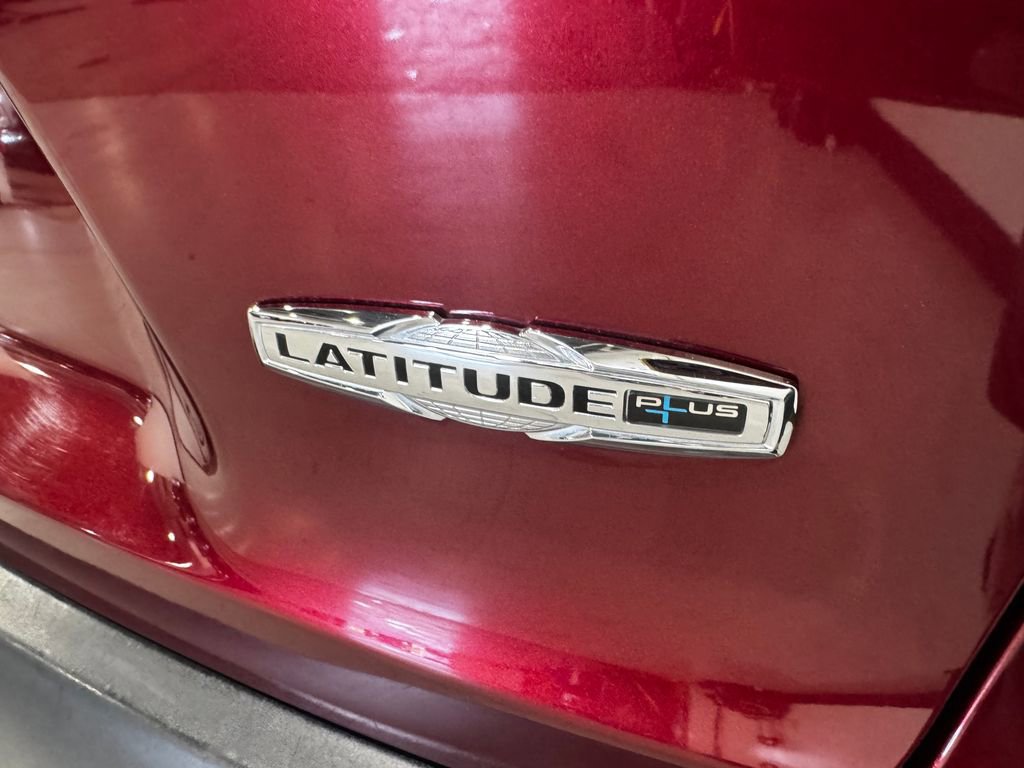 Used 2020 Jeep Cherokee Latitude Plus AWD/4WD image 30