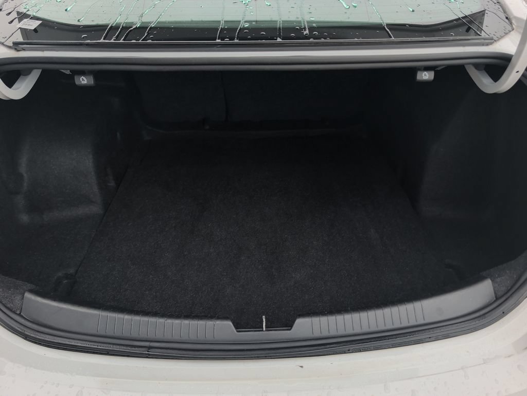 Used 2023 Chevrolet Malibu LT FWD image 19