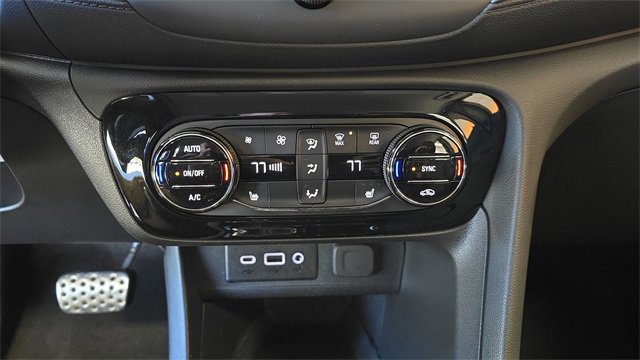 Used 2023 Buick Encore GX Select w/ Sport Touring Package image 23