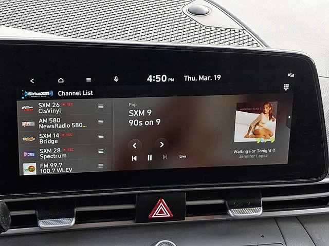 Used 2023 Hyundai Elantra SEL w/ Convenience Package image 17