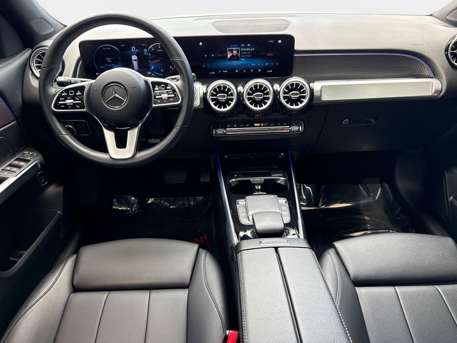 Used 2023 Mercedes-Benz GLB 250 4MATIC w/ Premium Package image 37