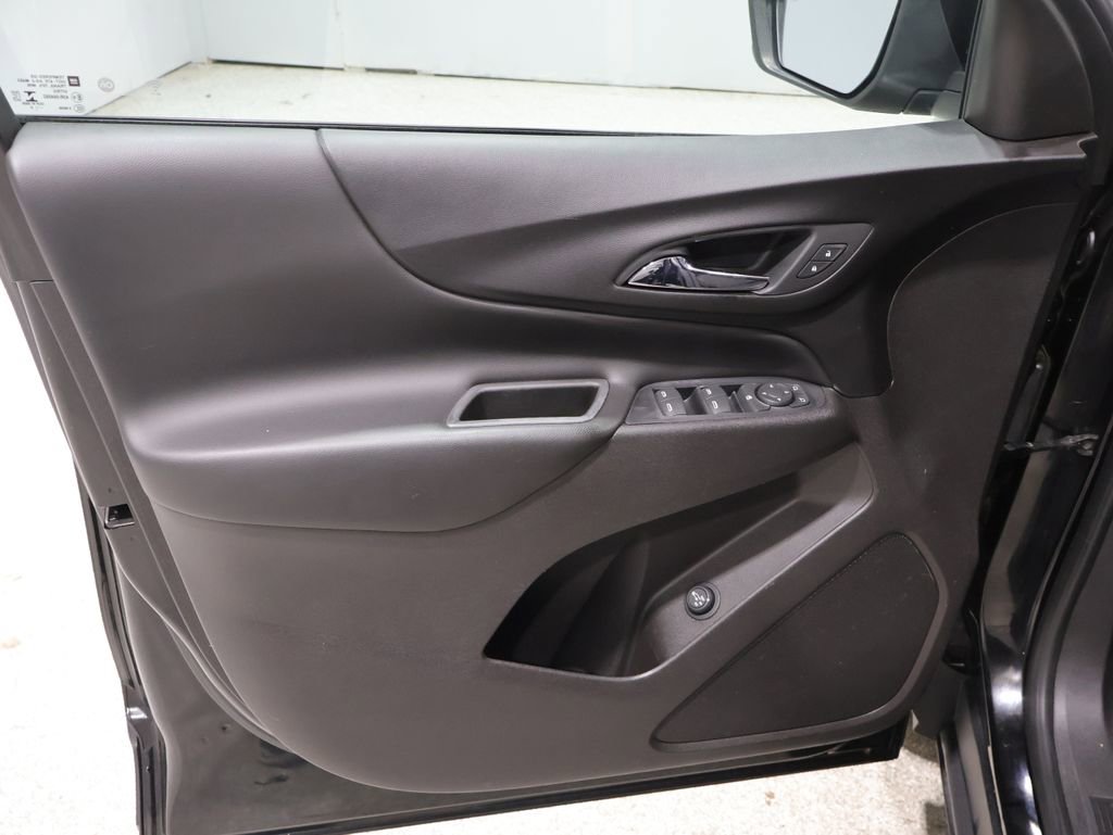 Used 2019 Chevrolet Equinox LT w/ Driver Convenience Package image 13
