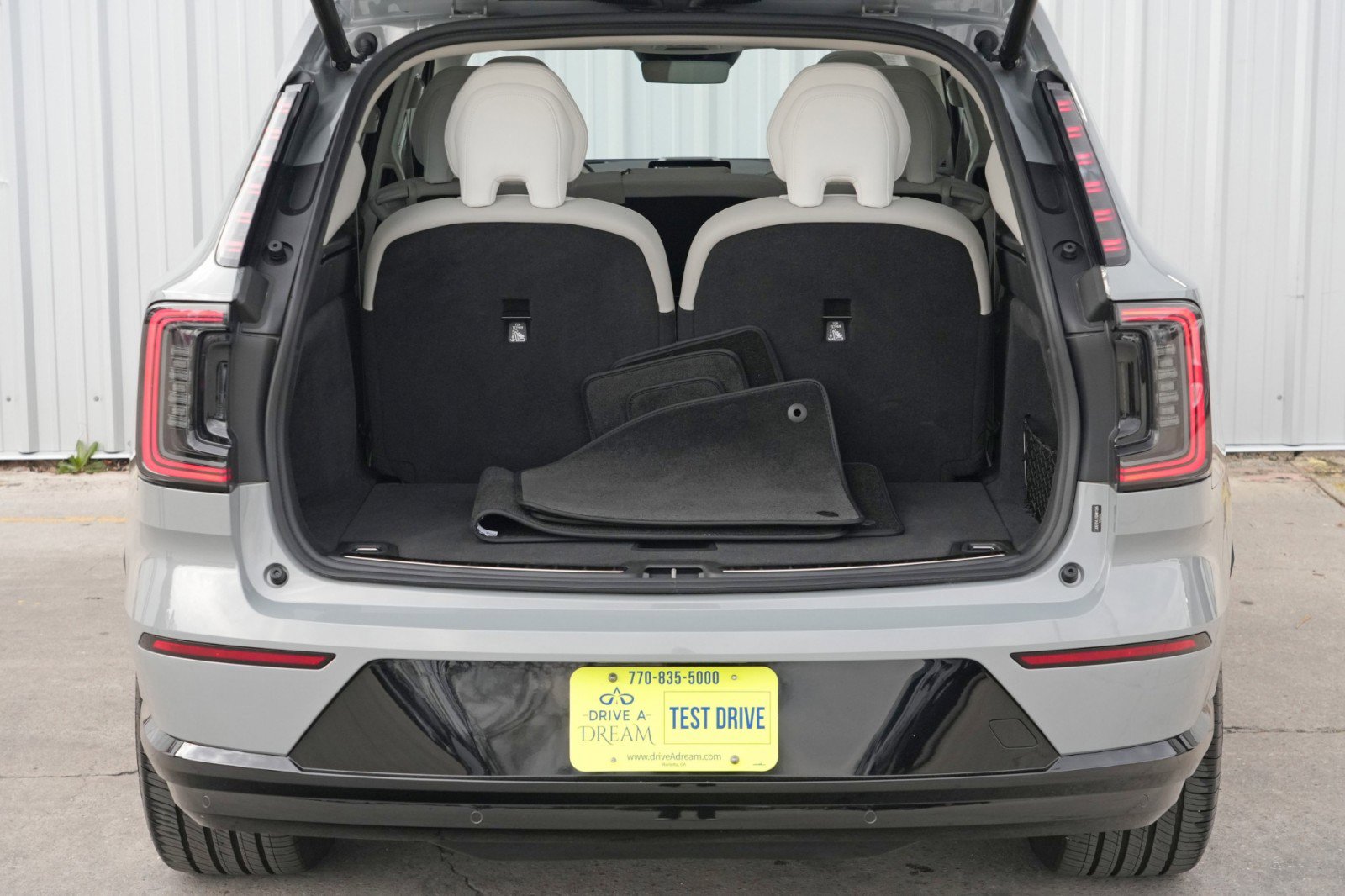 Used 2025 Volvo EX90 Ultra image 10