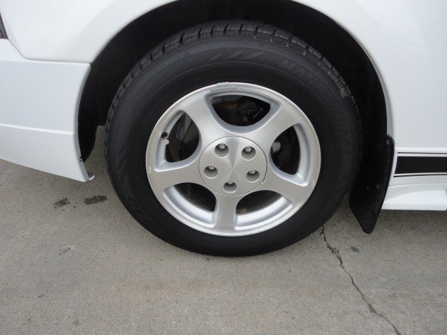 Used 2002 Ford Mustang Deluxe image 2