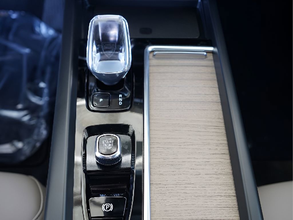 New 2026 Volvo XC60 B5 Plus w/ Protection Package Premier image 15